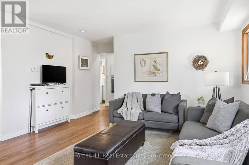 81 St Lawrence Street — photo 9 of 40