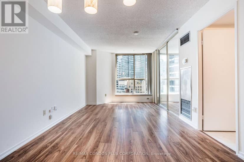 1811 - 44 St Joseph Street — photo 19 of 30