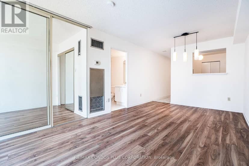 1811 - 44 St Joseph Street — photo 22 of 30