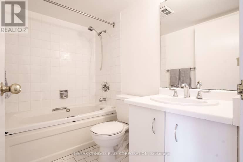 1811 - 44 St Joseph Street — photo 28 of 30