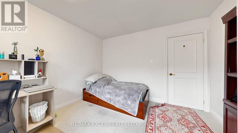 131 Burbank Drive — photo 31 of 40