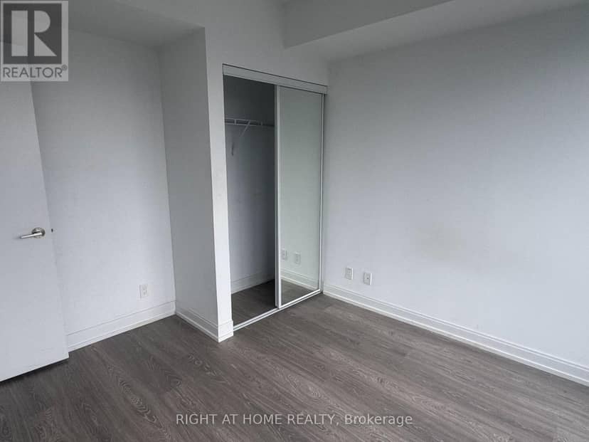 3708 - 181 Dundas Street E — photo 11 of 17