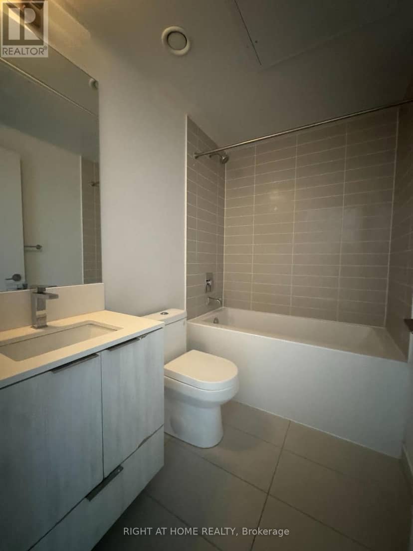 3708 - 181 Dundas Street E — photo 14 of 17