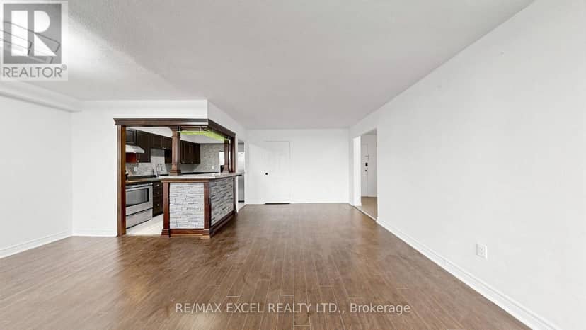 1808 - 10 Edgecliff Golfway — photo 10 of 40