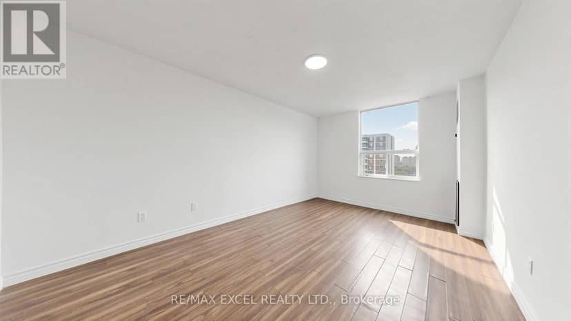 1808 - 10 Edgecliff Golfway — photo 24 of 40