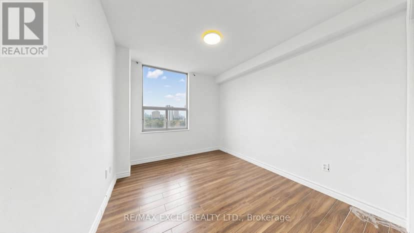 1808 - 10 Edgecliff Golfway — photo 27 of 40