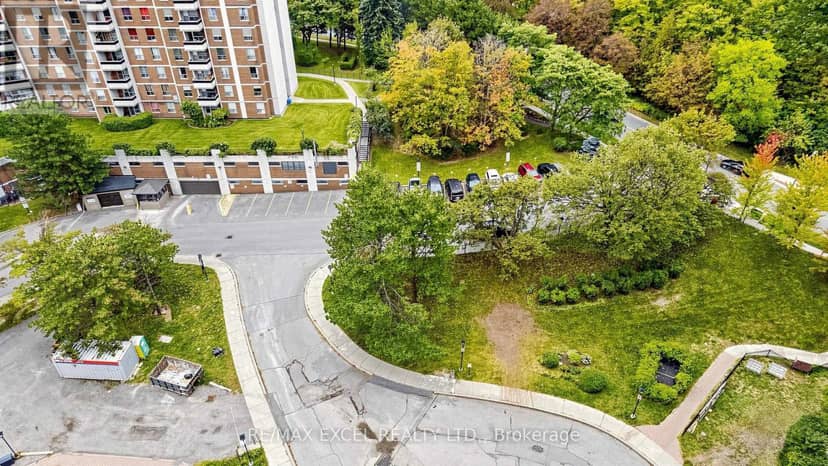 1808 - 10 Edgecliff Golfway — photo 39 of 40