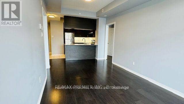 313 - 54 Sky Harbour Drive — photo 7 of 20