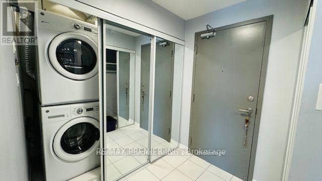313 - 54 Sky Harbour Drive — photo 17 of 20