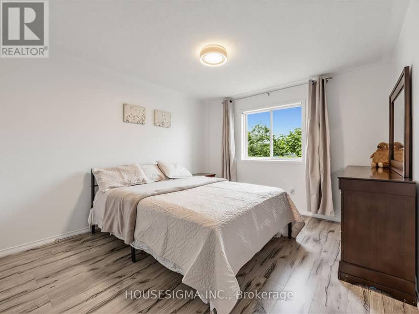 554 Aldershot Drive — photo 18 of 33