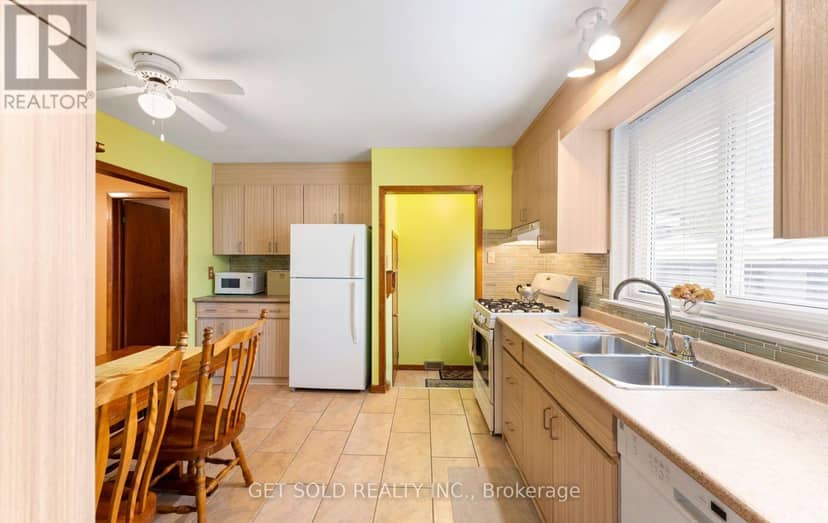 22 Almayo Crescent — photo 12 of 40