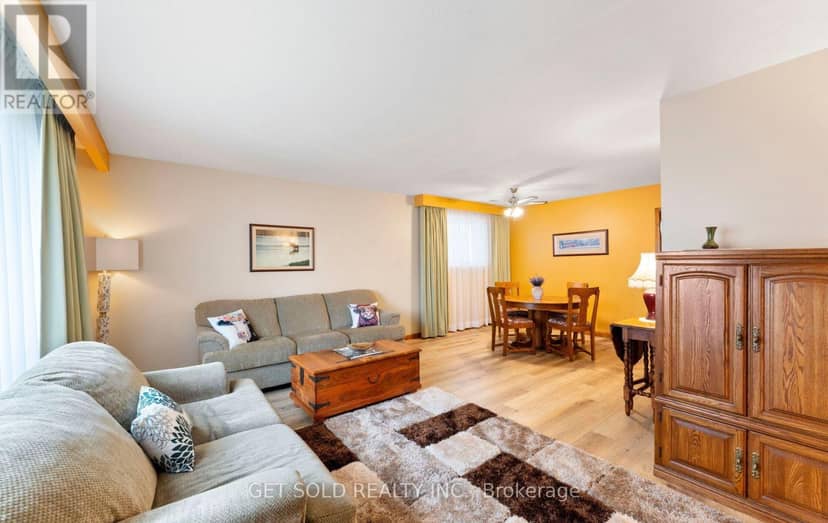 22 Almayo Crescent — photo 3 of 40