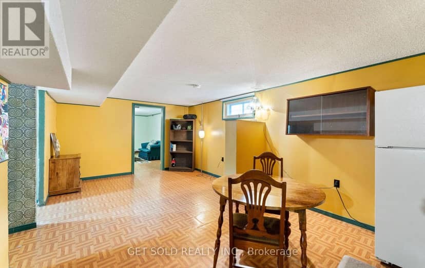 22 Almayo Crescent — photo 32 of 40