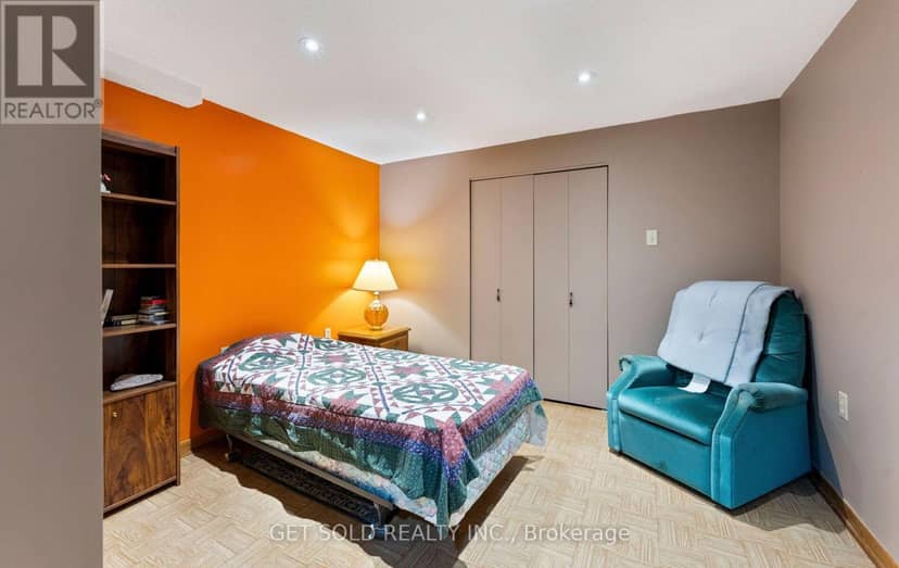 22 Almayo Crescent — photo 37 of 40
