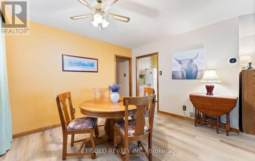 22 Almayo Crescent — photo 8 of 40
