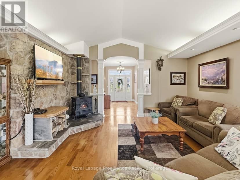 1049 County Road 23 — photo 15 of 40