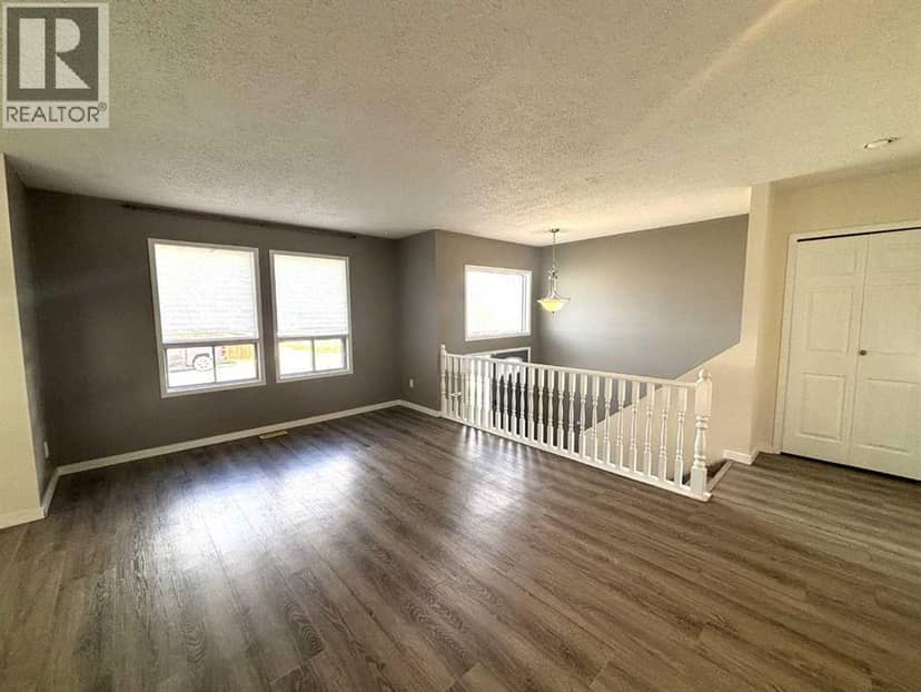 7 Steward Drive, Whitecourt, photo 4