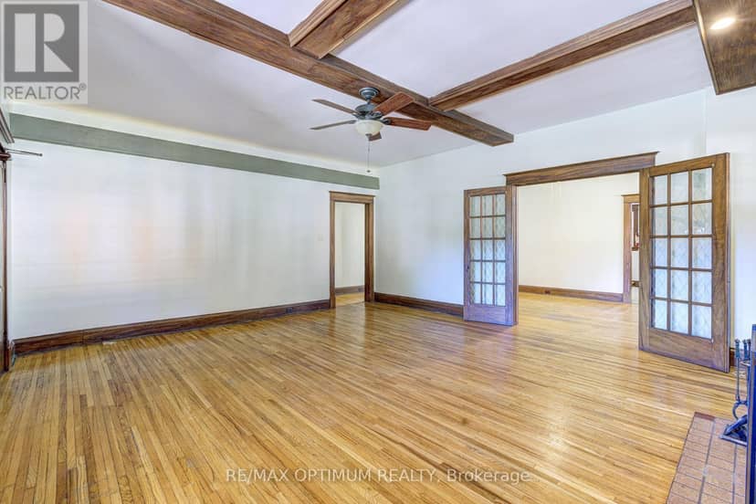 916 Queenston Road — photo 19 of 38