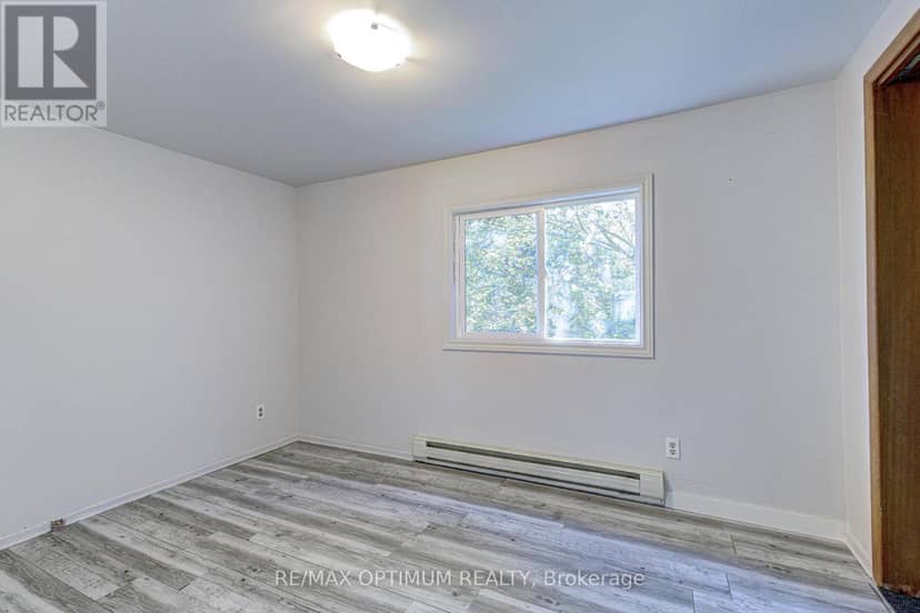 916 Queenston Road — photo 35 of 38