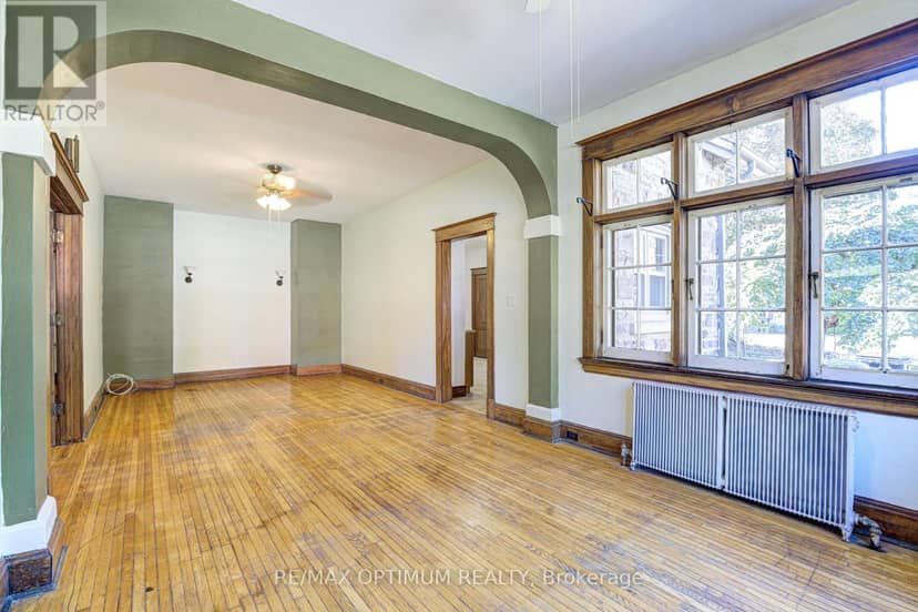 916 Queenston Road — photo 9 of 38