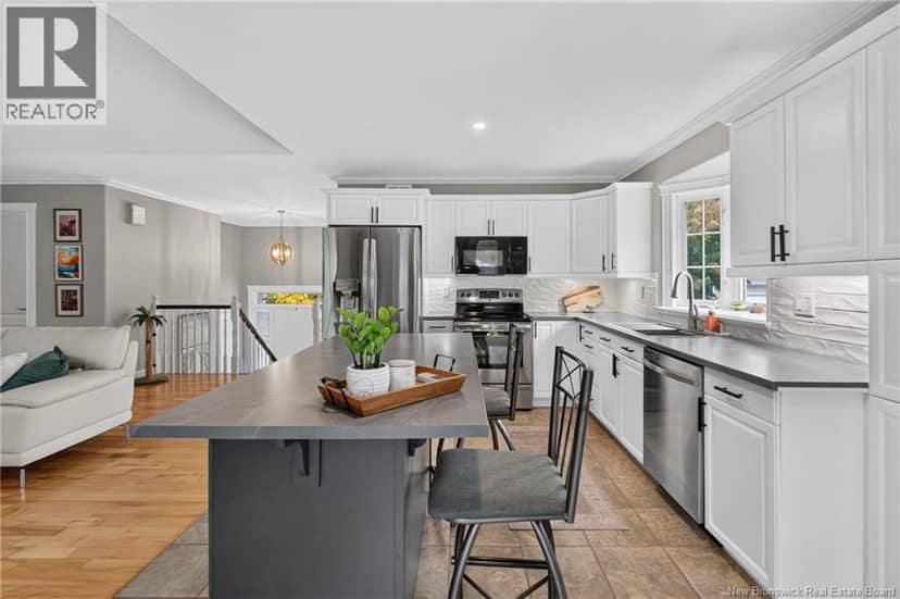 120 Wiggins Drive — photo 10 of 40