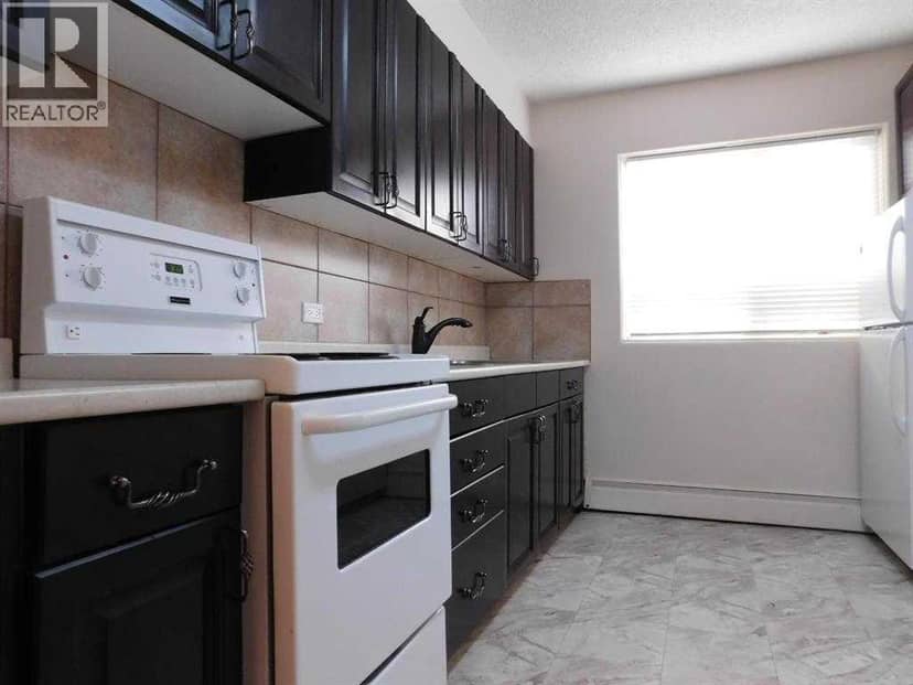 1309 12 Avenue SW — photo 9 of 22