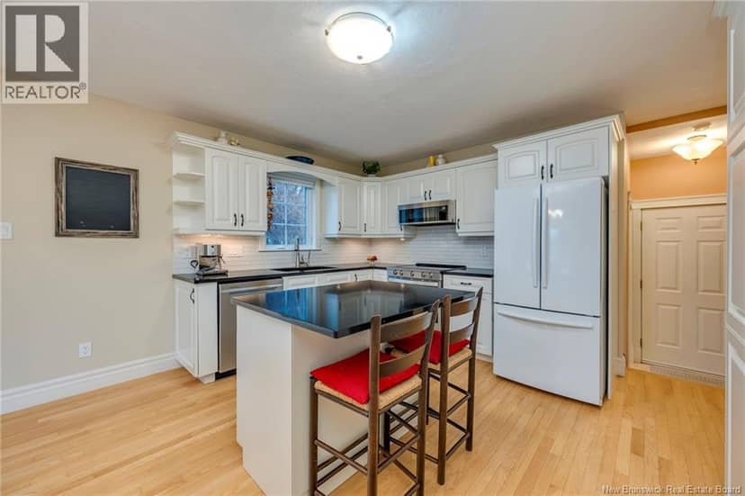698 Frampton — photo 10 of 40