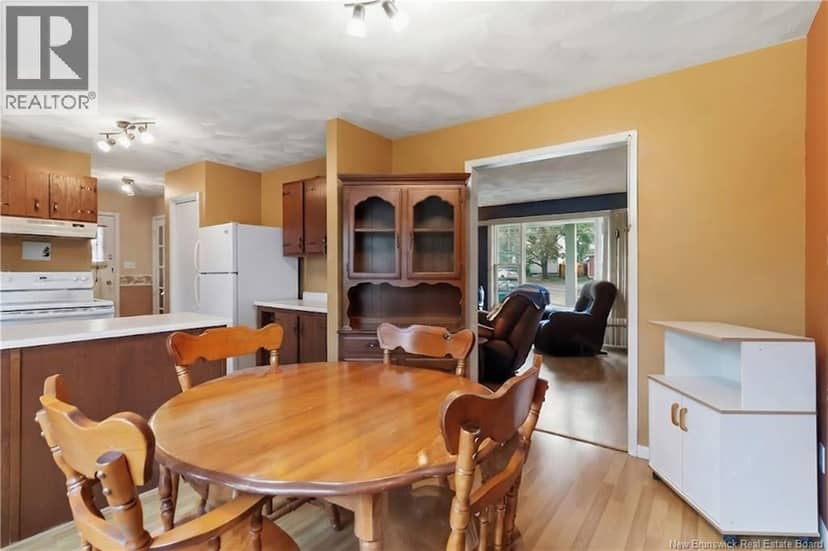 221 Broadway Street — photo 16 of 33