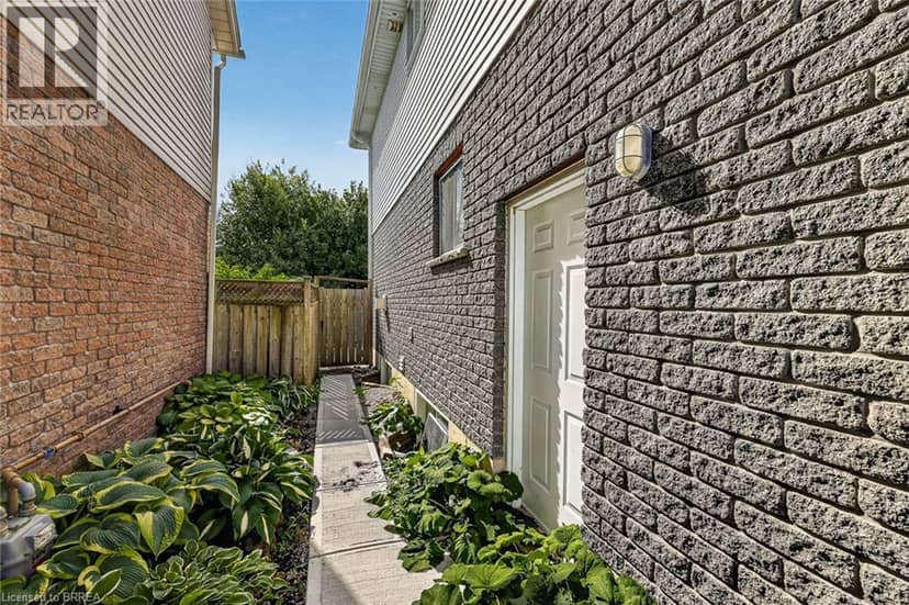 468 LAKEVIEW Drive — photo 7 of 40