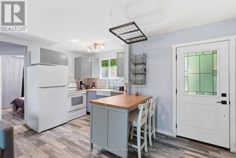 495144 Traverston Road — photo 12 of 40