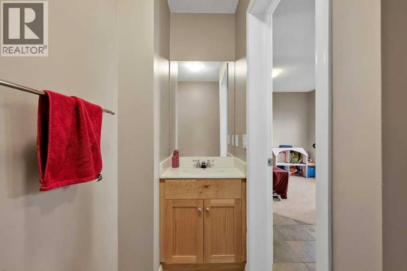 #1201, 2384 Sagewood Gate SW, Airdrie, photo 2