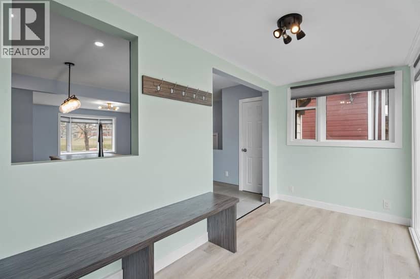 9408 5 Street SE — photo 14 of 40