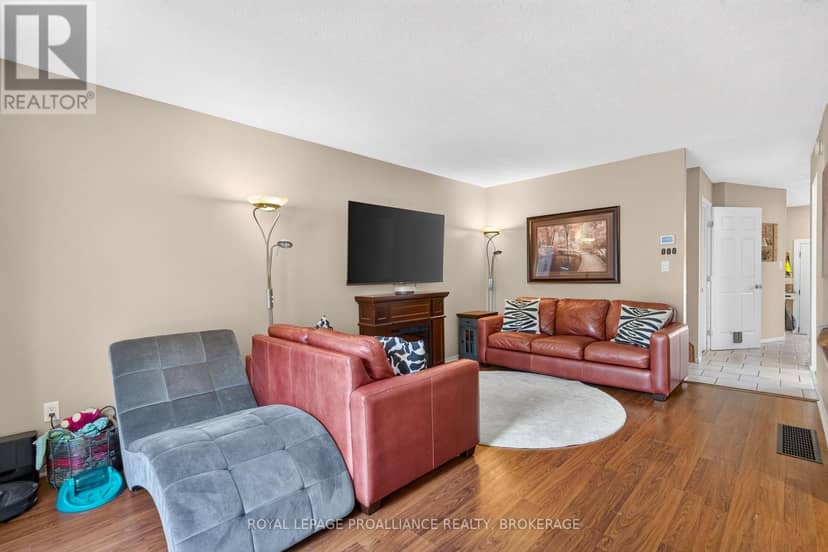 24 Balmoral Court — photo 11 of 40
