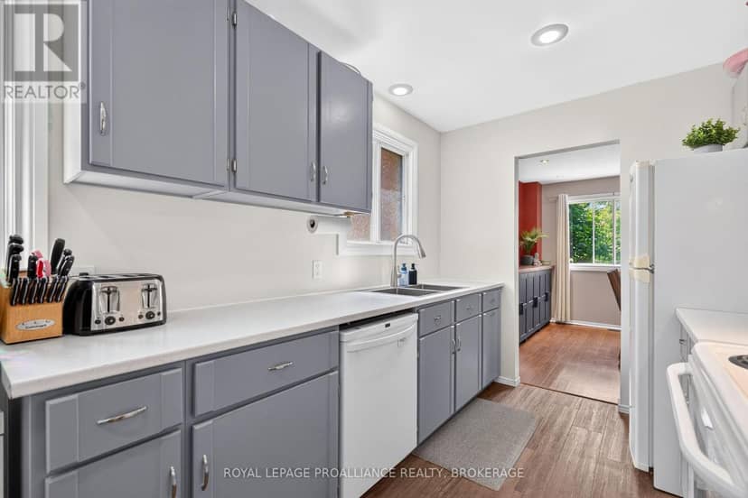 24 Balmoral Court — photo 17 of 40