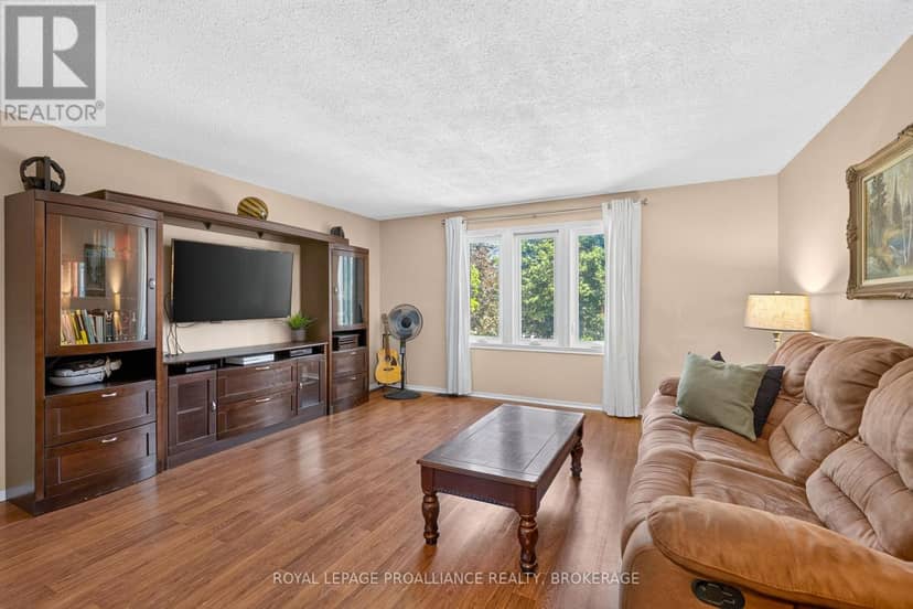 24 Balmoral Court — photo 21 of 40