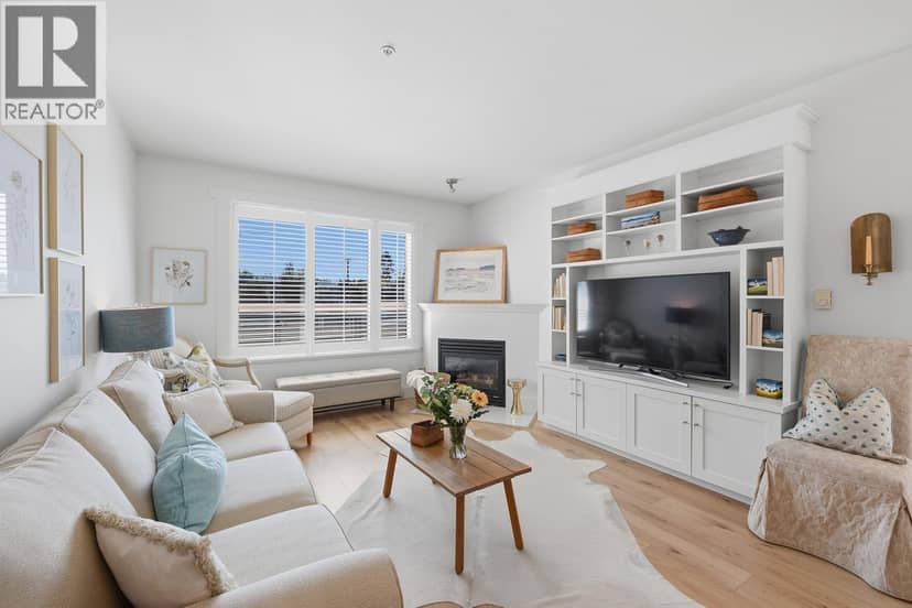202 3151 CONNAUGHT CRESCENT, North Vancouver