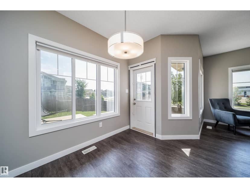 114 James CR, St. Albert, photo 8