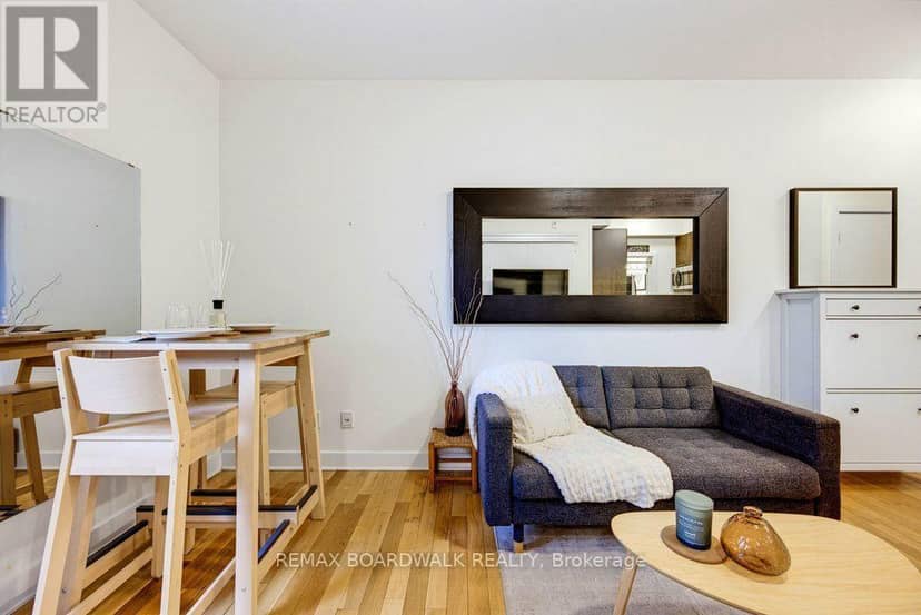 104 - 360 Cumberland Street — photo 10 of 29
