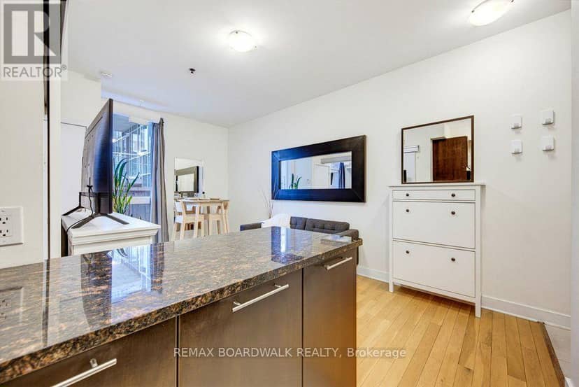 104 - 360 Cumberland Street — photo 12 of 29