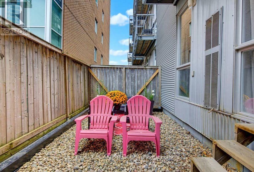 104 - 360 Cumberland Street — photo 26 of 29