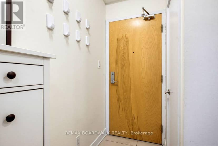 104 - 360 Cumberland Street, Ottawa, photo 4