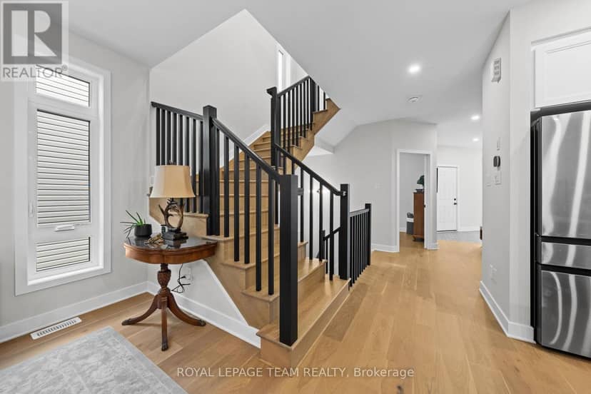 128 Bristol Crescent — photo 21 of 40