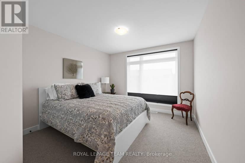 128 Bristol Crescent — photo 30 of 40