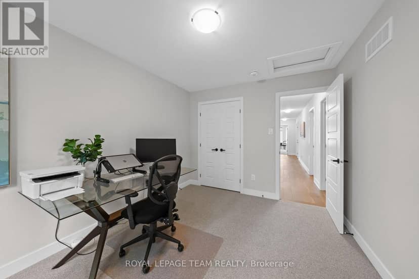 128 Bristol Crescent — photo 37 of 40