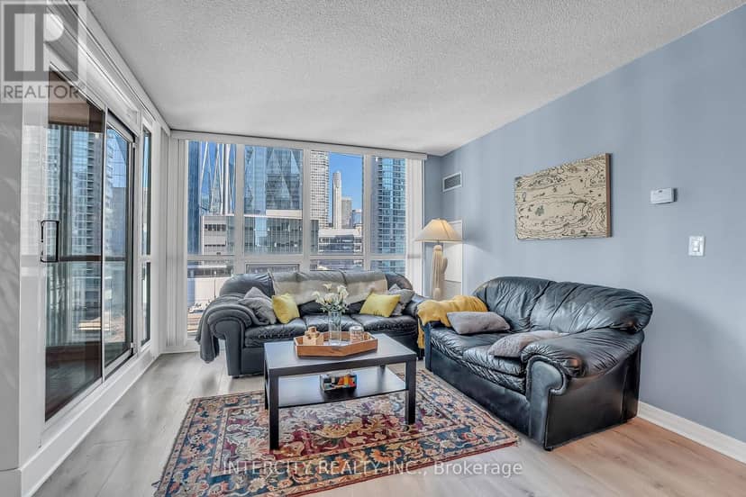 1010 - 12 Yonge Street — photo 12 of 40