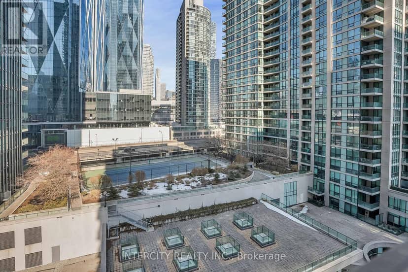 1010 - 12 Yonge Street — photo 33 of 40