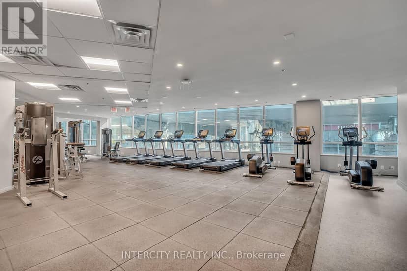 1010 - 12 Yonge Street — photo 37 of 40
