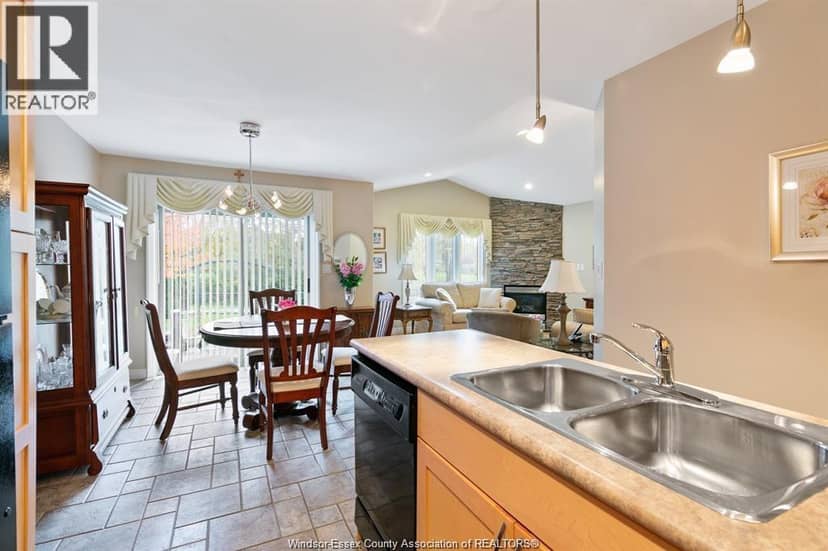 6085 Natalie COURT — photo 11 of 30
