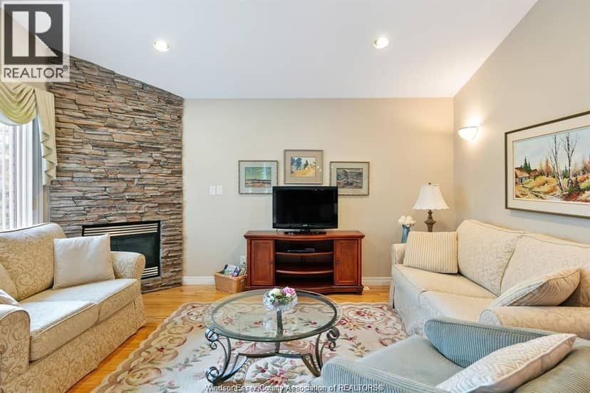 6085 Natalie COURT — photo 14 of 30