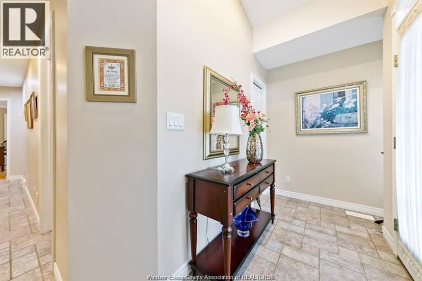 6085 Natalie COURT — photo 5 of 30